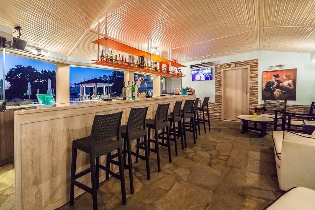 Sintrivanis Resort Beach Paralía Skotínis Eksteriør bilde