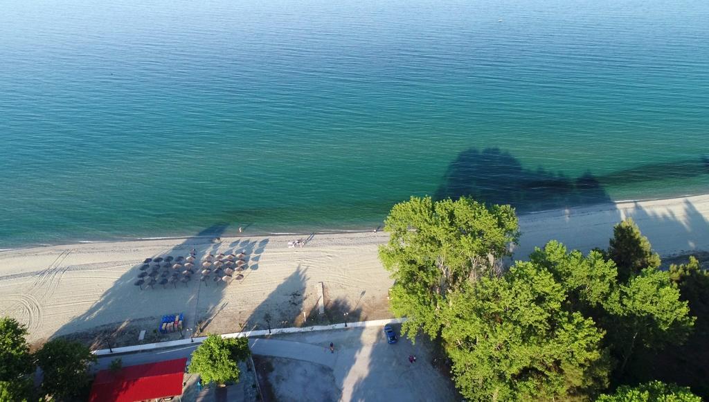 Sintrivanis Resort Beach Paralía Skotínis Eksteriør bilde